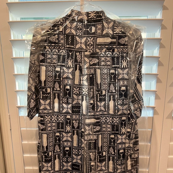 COPY - Men's Casual Button Down, Collared Shirt w/Wine Motif - Picture 2 of 5